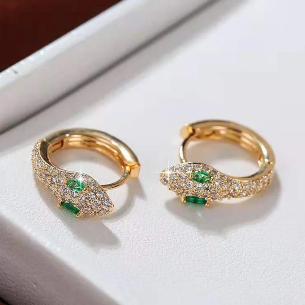 NEW 14K Gold Plated Emerald Snake Hoop Earrings - Picture 4 of 6
